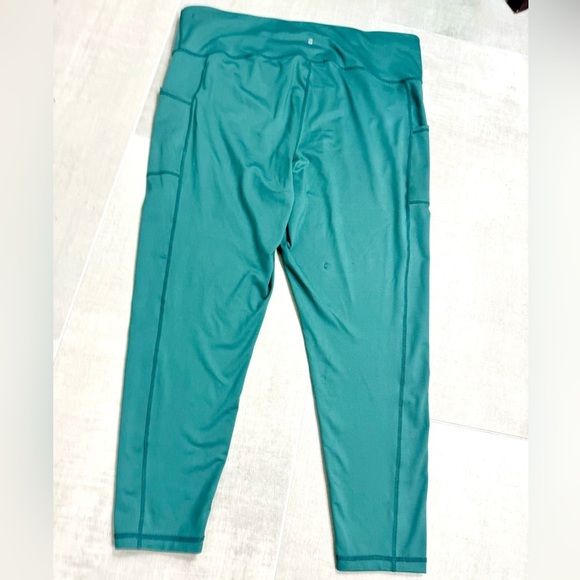 Ideology cropped leggings with pockets - Picture 4 of 5